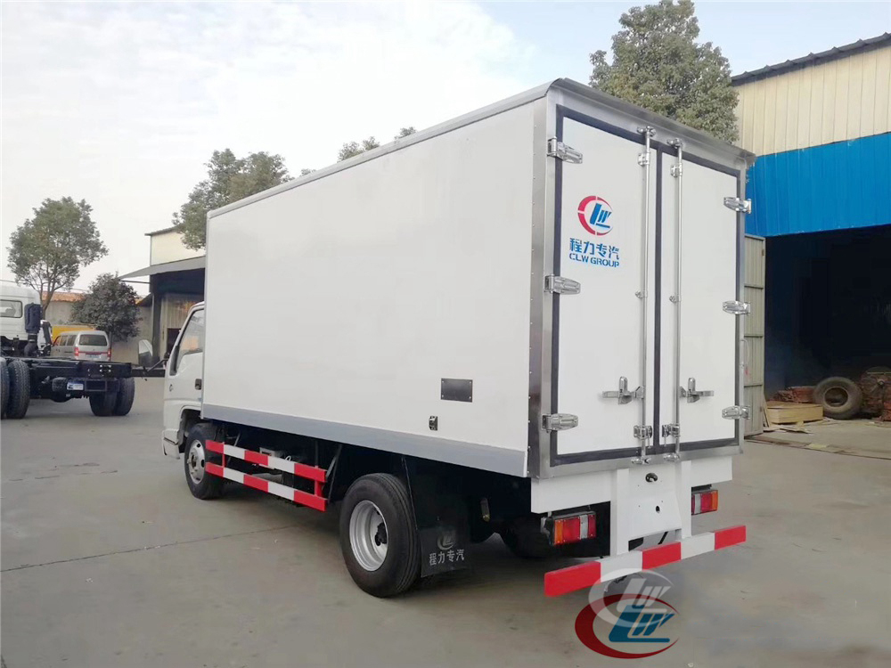 國六·江鈴順達廂長4.2米冷藏車