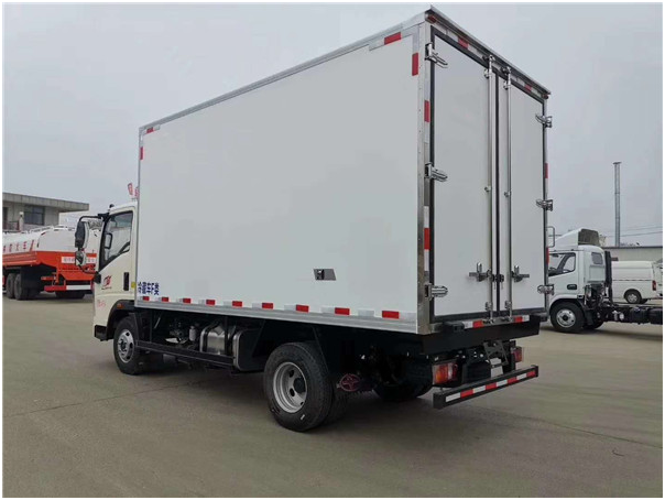 重汽豪沃冷藏車國(guó)六