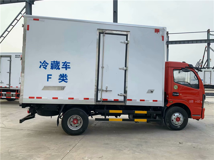 東風(fēng)多利卡D7冷藏車-國(guó)六