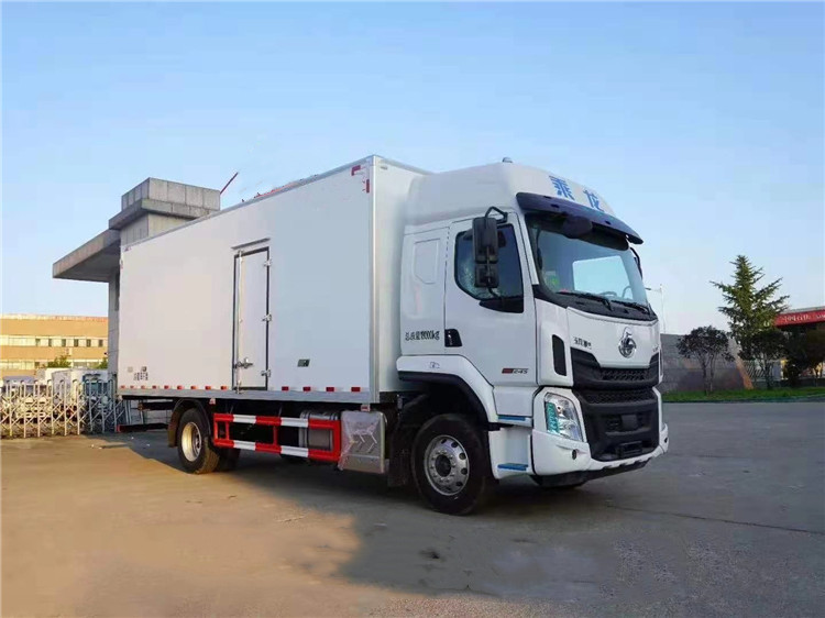 東風(fēng)柳汽6.8米冷藏車-國六
