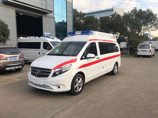 (國六)奔馳新威霆負(fù)壓救護車