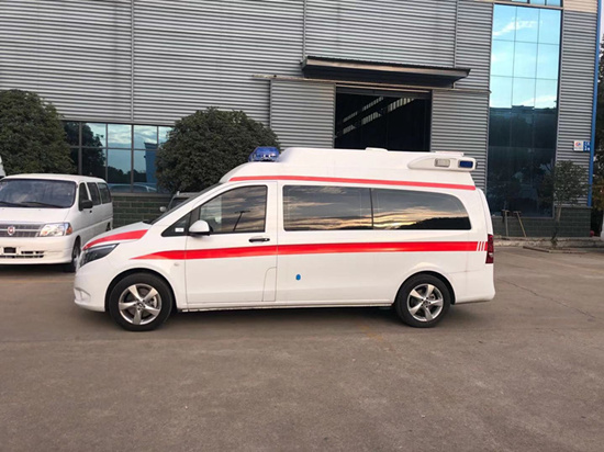 (國六)奔馳新威霆負(fù)壓救護車