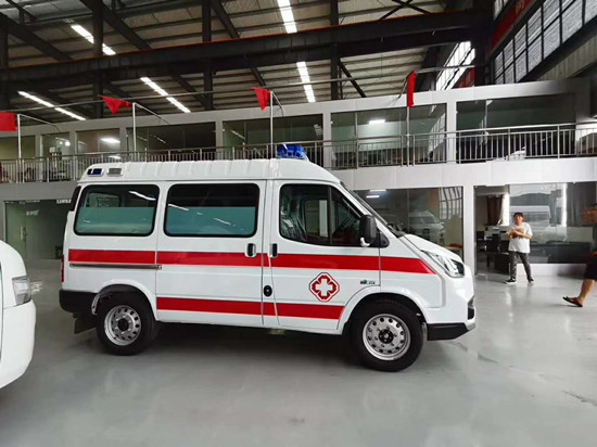 (國六)江鈴特順短軸中頂救護(hù)車