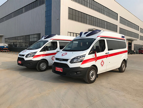 (國(guó)六)福特全順中軸中頂監(jiān)護(hù)型救護(hù)車